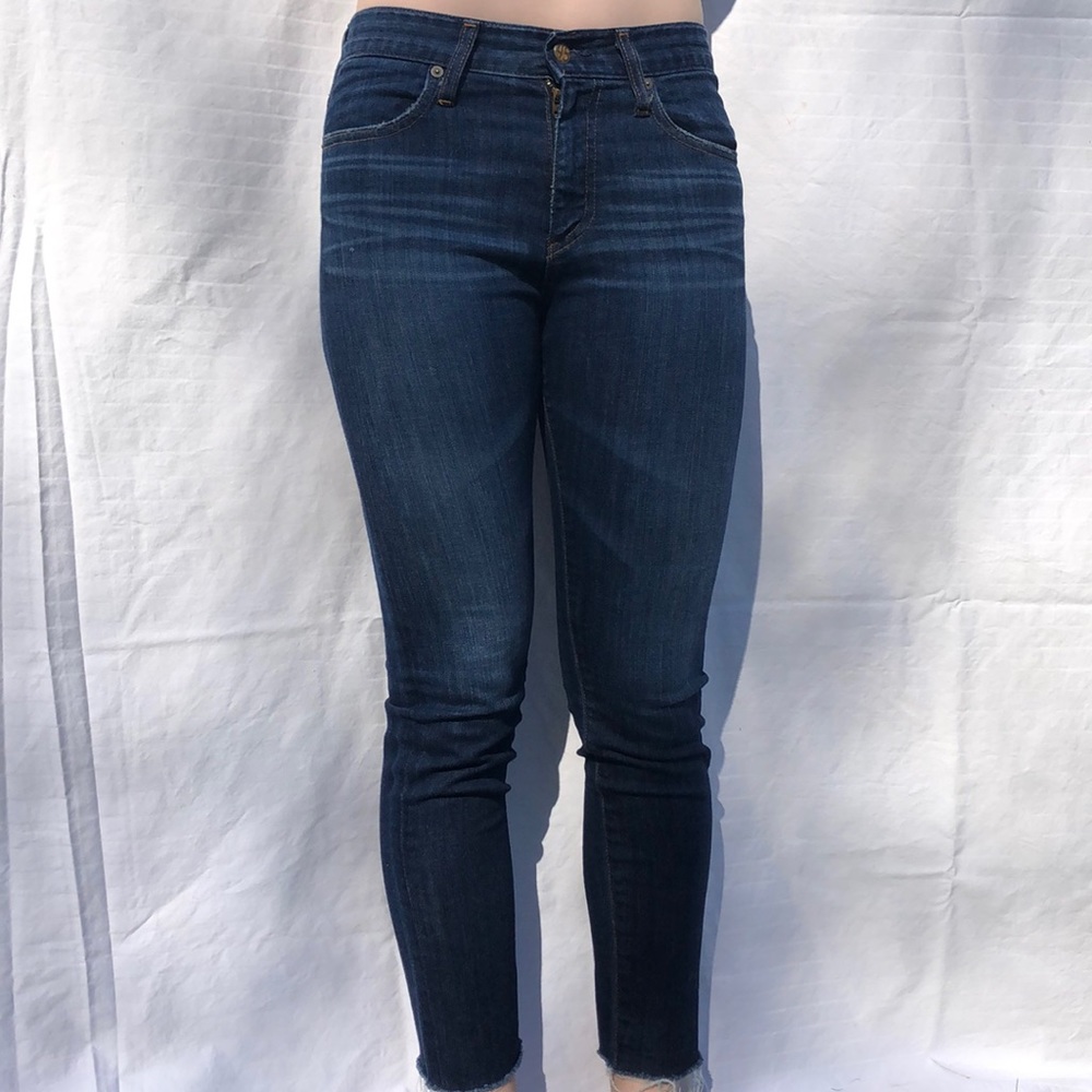 AG blue jeans 28R